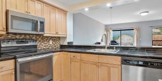 515 NE 38th St Gallery 27