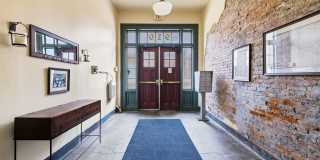 *Beautifully Updated & Unique 1BD/2BA Condo Unit Available in South Side* Gallery 6