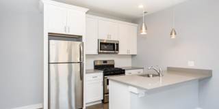 1619 North Maplewood Gallery 1