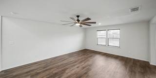 Open-Concept 3BR + Game Room Near Fort Sam & Randolph - Realtor Commission: $500 Gallery 13