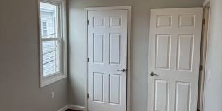 2 Bedroom, 1 Bath Townhome in trendy Lawrenceville. Convenient! Gallery 13