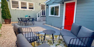REMODELED HUGE BRIGHT 2400sf 4BR/3.5BA Havenscourt Split Level Home w Cottage AVAIL NOW Gallery 41