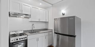 1440 West HOWARD Gallery 6