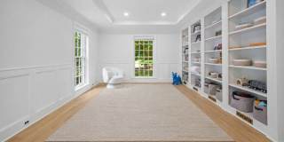 164 West Lane Gallery 18