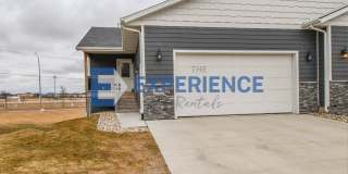 Spacious 4-Bedroom East Sioux Falls Twinhome – Available Now! Gallery 1