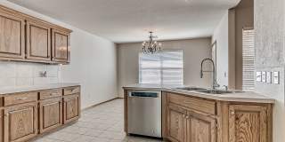 4 Bed | 2 Bath + Edmond Schools + North Hampton Addition Gallery 18