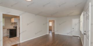 Newly Renovated & Spacious Home w/ Bonus Room Gallery 6