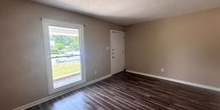 5523 Livingston ~ University Estate Gallery 3