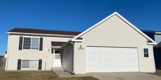 Comfortable 4 Bedroom with Garage  Fenced Yard for Rent! Gallery 1