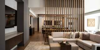 The Elden Galleria Gallery 32