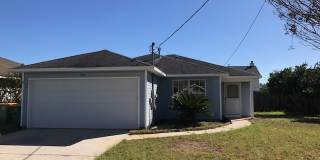 Convenient Location to Hulrburt Field Gallery 1