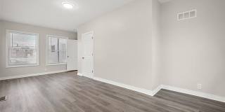 2080 Gladstone, Unit 1 Street Gallery 14