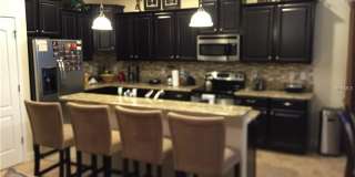 GORGEOUS SINGLE FAMILY HOME, PROFESSIONALLY DECORATED, FULLY FURNISHED Gallery 4