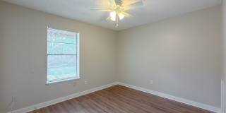 CUTE 2/1.5 w/ New Paint, Washer and Dryer, Close to TCC & FSU! Available NOW for $1050/month! Gallery 26