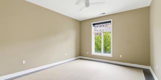 250 Daniel Burnham Square Gallery 23