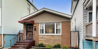 3321 N Whipple Street Gallery 1