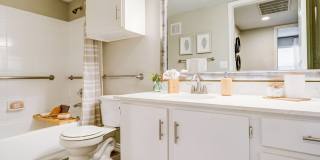 Senior Housing - The Oaks at Hampton Gallery 6