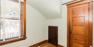 3710 North Damen Avenue Gallery 18