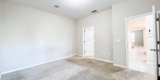 Spacious 4-Bedroom Townhome in Harmony – A Perfect Blend of Nature & Comfort! Gallery 15