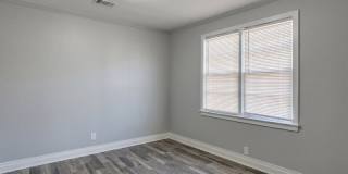 352 Adams Street Gallery 11