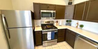 Luxurious Fully Furnished 3 Bedroom Home with Garage! Gallery 14