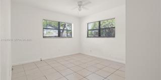 501 SW 9th St Gallery 11