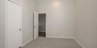 Four Bed 2 Full Bath in Lorain Gallery 10