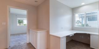 PRIME CORNER UNIT WITH CENTRAL AC!!! 3BR, 2.5BA WITH 2-CAR GARAGE Gallery 13