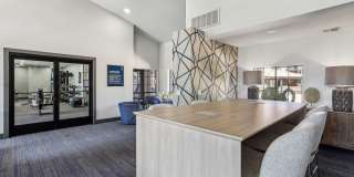 Strada Gallery 23