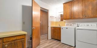 Fabulous 5 bedroom home walking distance to UofA! Gallery 13