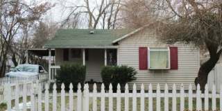 VINTAGE BUNGALOW NEAR CORBIN PARK AVAILABLE NOW!! Gallery 1