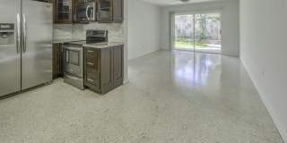 305 S Federal Highway 305 S Federal Highway Gallery 1