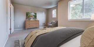 Air Conditioning! Beautiful Newer Construction Home!  3 Master Bedrooms! Gallery 9