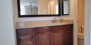Beautiful Second Floor Condo in Great Area! Gallery 8