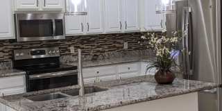 Beautiful 4 Bedroom in NW Pines Gallery 1