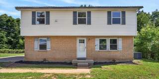 Pet Friendly Three Bedroom! Pet Friendly Three Bedroom! Gallery 1
