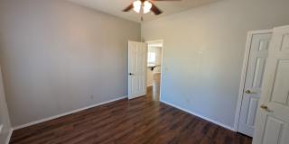 2 bedroom 1 bathroom house in Downtown Edmond with central heat and air and washer/dryer hookup Gallery 5