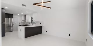 1543 SW 1st Ave Gallery 49