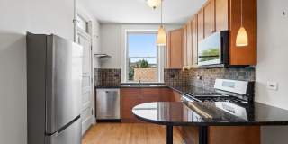 1702 W Catalpa Avenue Gallery 9