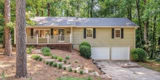 Room in 4 Bedroom Home in Roswell Gallery 1