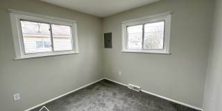 Stunning 3 bedroom / 1.5 bathroom house now available for rent! Gallery 12