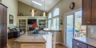 Spectacular 5 Bedroom Home in Rock Creek Gallery 7