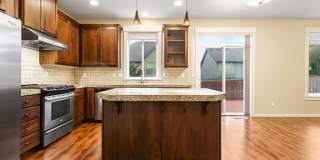 Excellent Condition Three Bedroom + Office, Fenced Backyard, Central AC Gallery 9