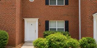 Updated 2 bedroom townhome with private back patio Gallery 1