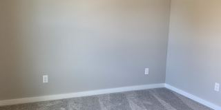 402 Red Robin St Gallery 16