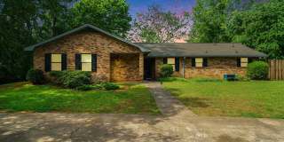 **AVAILABLE JULY 1ST** UPDATED 2 Bed/1.5 Bath Eastside Duplex Gallery 1