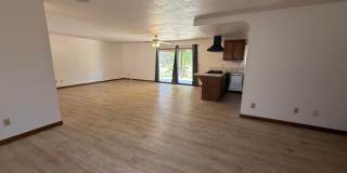 Golf Course- On The Mesa 3 Bedrooms, 2 Bathrooms, New Paint, Gallery 45
