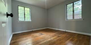 Adorable, Renovated 4/1 Family Home Gallery 8