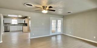 Price Drop!  Viewable Now!  Small Pets Accepted! Gallery 11
