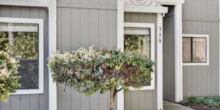 Newly Renovated 3/2.5 bath End-Unit Townhome with Vaulted Ceilings – Minutes to I-680  Downtown! Gallery 1